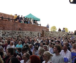 Zwieńczeniem teatralnego weekendu była niedzielna prezentacja egzaminu studentów III roku aktorstwa Uniwersytetu Andrzeja Frycza Modrzewskiego pt. „Prorok Ilja – nieprawdopodobna historia w XIV scenach”