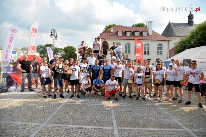 Policjanci z Katowic robią cuda na drążku! Najlepiej w całym kraju [ZDJĘCIA]