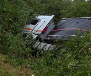 Wypadek w Prostkach. Kierowca ciężarówki miał blisko 3 promile alkoholu! [ZDJĘCIA]