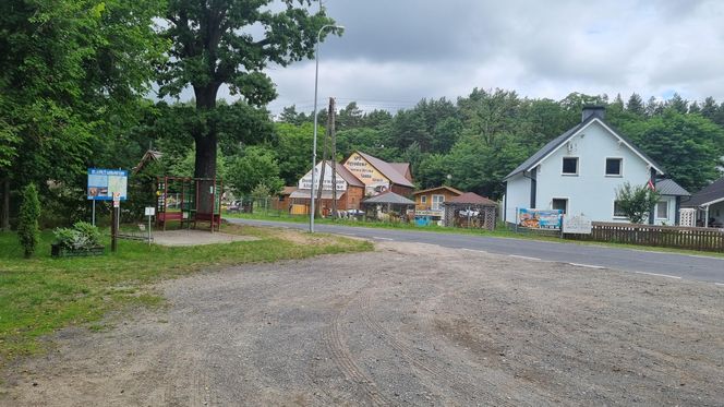 Wieś Wilcze leży na granicy dwóch województw