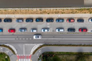 Nowy parking przy stacji kolejowej w Zielonce