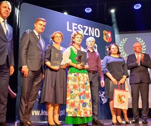 Wręczono Leszczyńskie Laury Oświaty. Zdolnym uczniom ze szkół w Lesznie