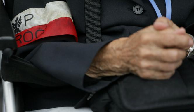Powstańcy warszawscy podczas obchodów 77. rocznicy wybuchu Powstania Warszawskiego