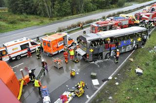 Tragiczne wypadki polskich autokarów. Tymi wydarzeniami żyła cała Polska. ZDJĘCIA