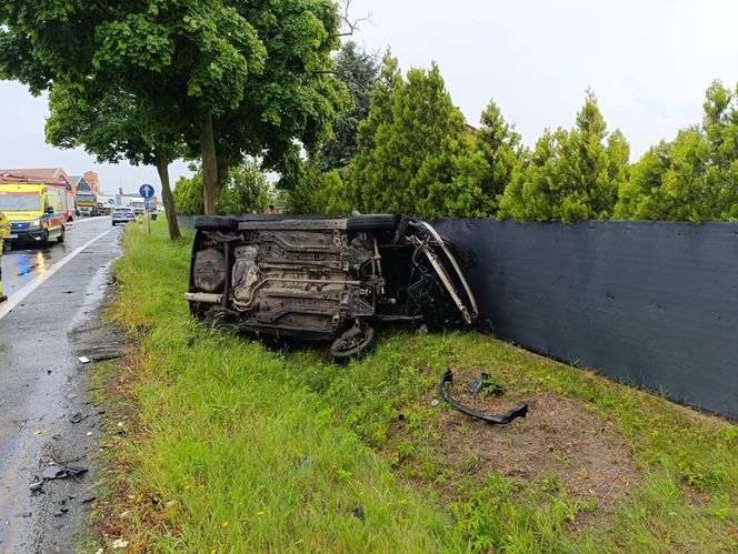 Wypadek na DW 309 koło Leszna. Zderzyły się dwa samochody