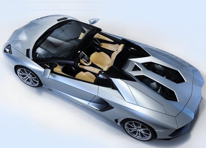 Lamborghini Aventador LP700-4 Roadster
