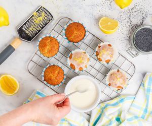 Jak zrobić lukier cytrynowy? Wystarczą 2 składniki i 5 minut pracy