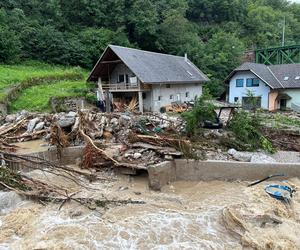 Armagedon pogodowy w całej Polsce, także w woj. śląskim. Zalane posesje, ulice, zerwane mosty. W Słowenii są ofiary śmiertelne