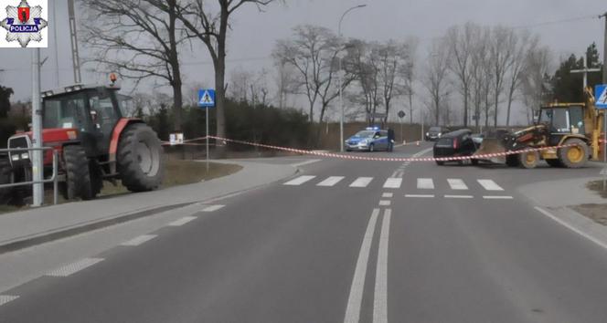 Przerażający wypadek w Bystrzycy. Stalowy hol przeciął auto na pół