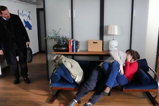 Barwy szczęścia odc. 3032. Asia Sokalska (Anna Gzyra), Hubert (Marek Molak), Szczepan Krajewski (Robert Gularczyk)