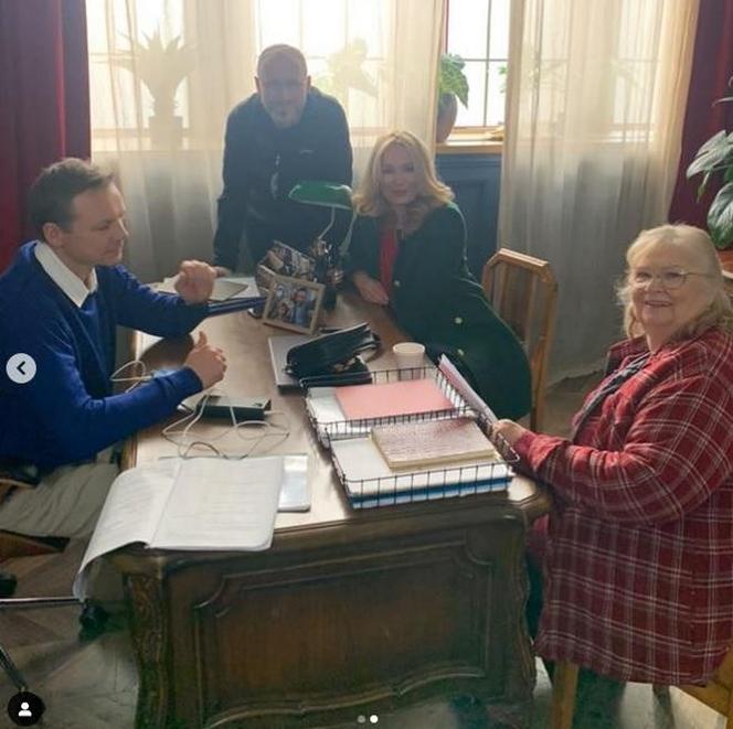 	Barwy szczęścia na planie. Karolina (Marta Dąbrowska), Bruno (Lesław Żurek), Amelia (Stanisława Celińska)