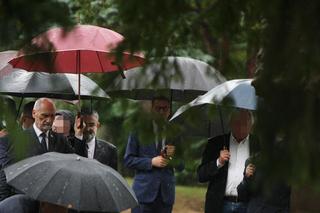 Morawiecki pod ochroną na miesięcznicy 