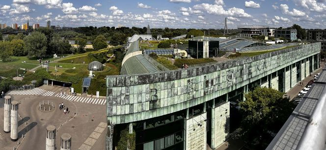 Ogród na dachu Biblioteki Uniwersyteckiej w Warszawie