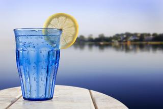 Woda sodowa: historia, skład chemiczny, właściwości wody gazowanej