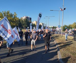 Protest górników w Jastrzębiu-Zdroju. Blokują kluczowe rondo i główne drogi