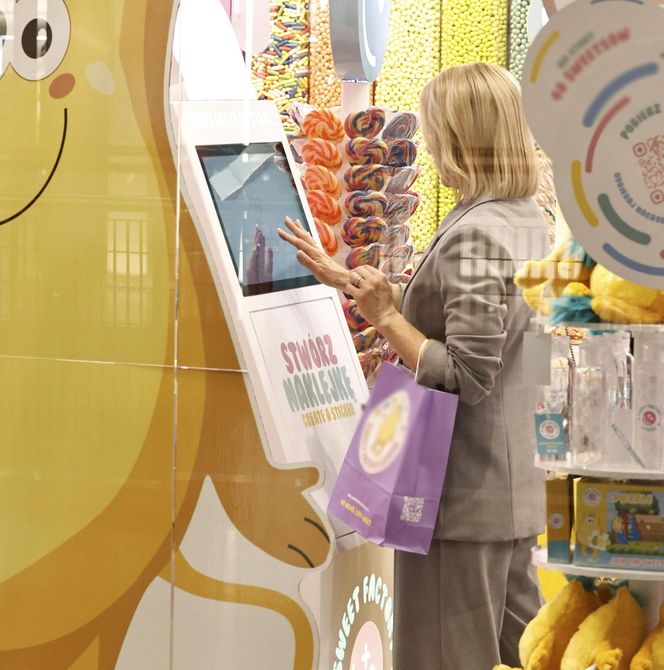 Marta Nawrocka kupuje prezenty na Dzień Dziecka