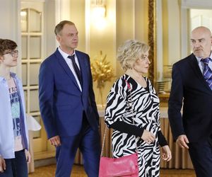 Gwiazdor Na Wspólnej zaatakowany przez fankę! Niech pan już przestanie chlać!