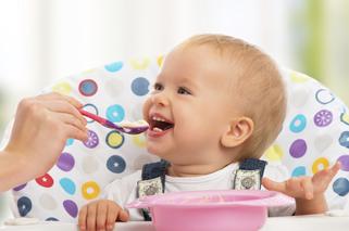 Nowy schemat żywienia niemowląt: co radzą specjaliści? [PDF DO POBRANIA]