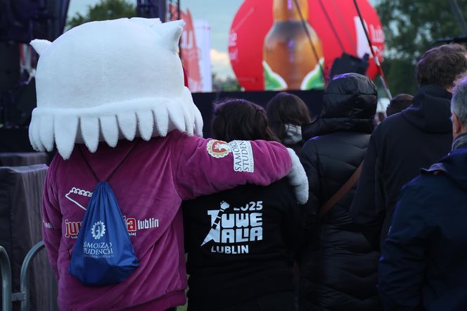 Tłum studentów bawił się pierwszego dnia Juwenaliów Politechniki Lubelskiej 2025