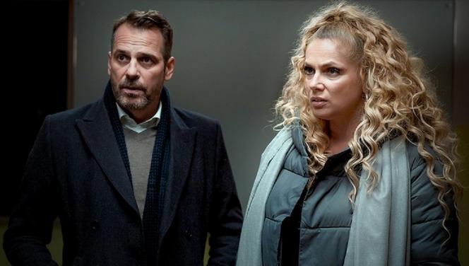 Przyjaciółki 21 sezon odc. 244. Patrycja (Joanna Liszowska), Wiktor (Paweł Deląg)