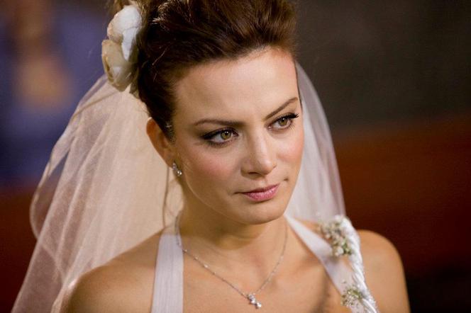 Nieposkromiona miłość (Amor bravio). Camila (Silvia Navarro)