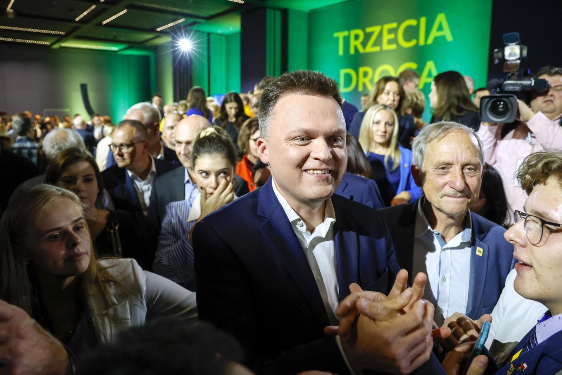 Polska 2050 decyduje o wyborze nowego lidera. Szymon Hołownia rządzi partią z Dubaju