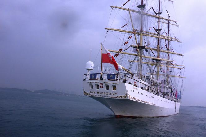 „Dar Młodzieży” w drodze do Singapuru