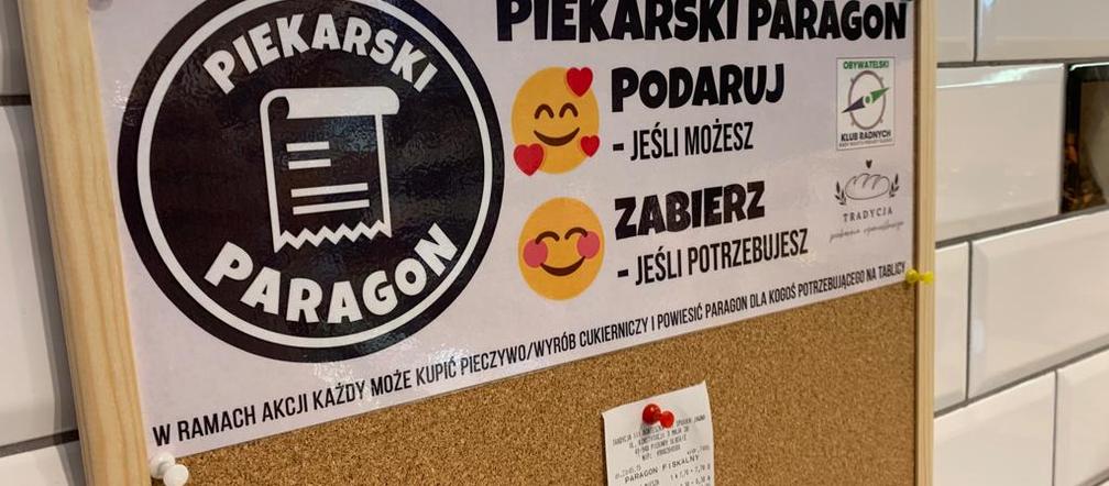 Trwa akcja „Piekarski Paragon w Piekarach Śląskich. Bochenek chleba za paragon odpięty z tablicy