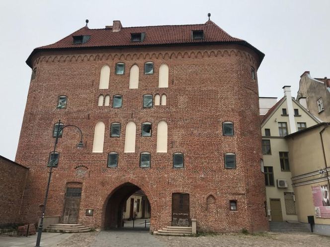   To miasto ma najładniejszy rynek w woj. warmińsko-mazurskim. Zobacz, co mówi AI