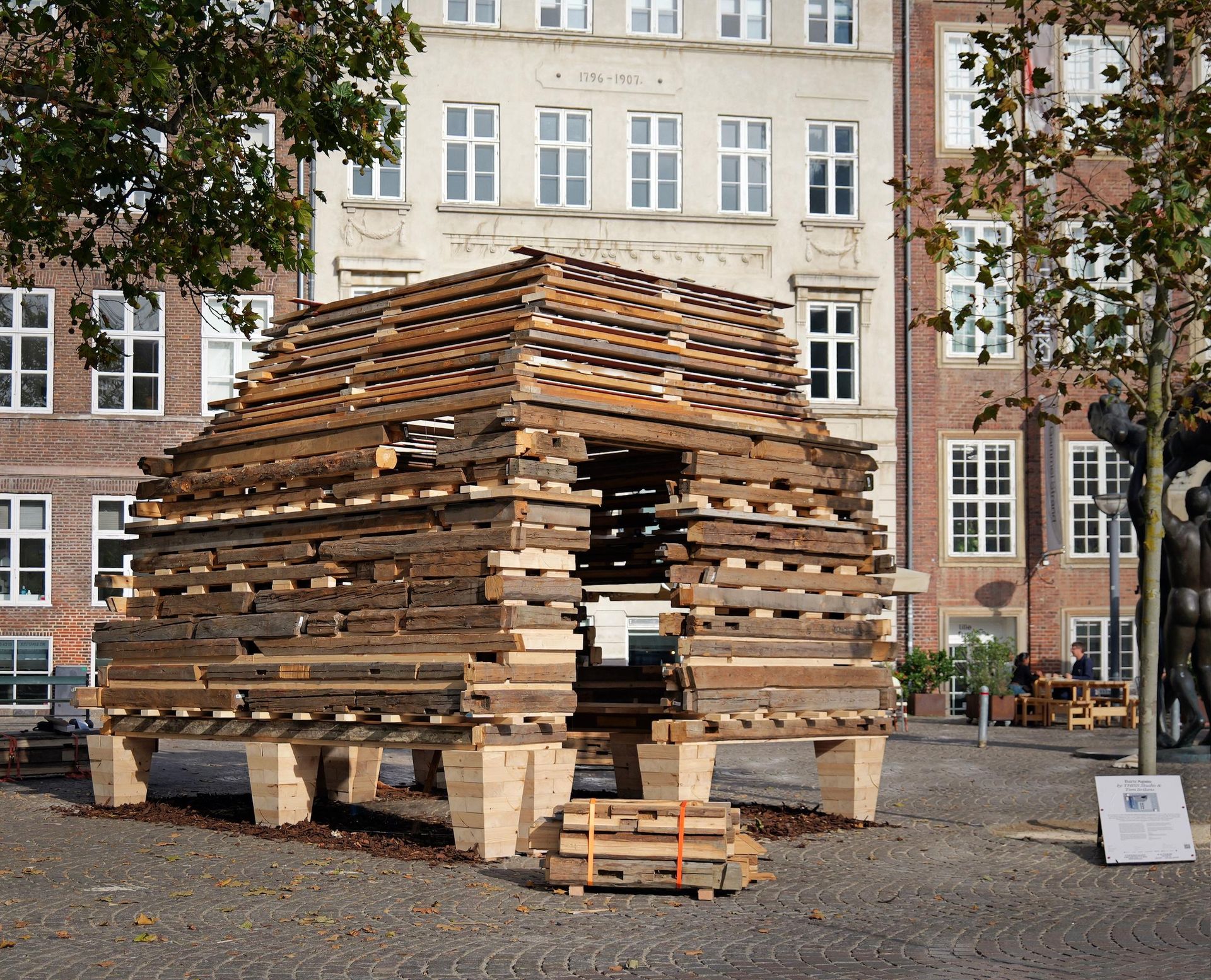 Barn Again - jeden z dwóch prezentowanych na Biennale pawilonów