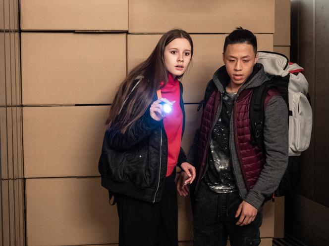 Na Wspólnej odc. 3317. Ula (Sherazade Wolff), Hao (Filip Tran)