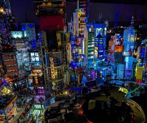 Miasto z Cyberpunka w wersji Lego! Przy budowie pracowało ponad 80 osób