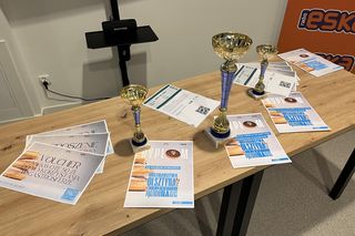   Mistrzostwa w jedzeniu pączków na czas. To był pokaz niesamowitej prędkości i wytrzymałości!