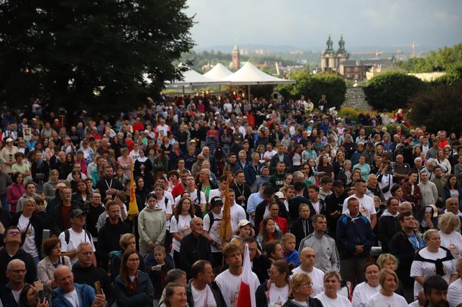 Z Wawelu wyruszyła 45. Piesza Pielgrzymka Krakowska na Jasną Górą 