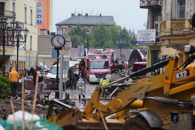 Nowe nagranie z dziewczynką z Kłodzka pojawiło się w sieci. Nie da się przejść obojętnie, ściśnie ci gardło!