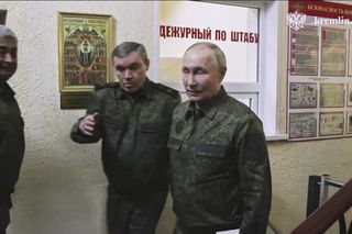 Vladimir Putin w mundurze