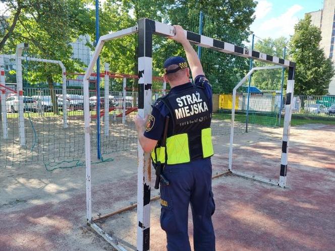Straż miejska kontroluje okolice szkół
