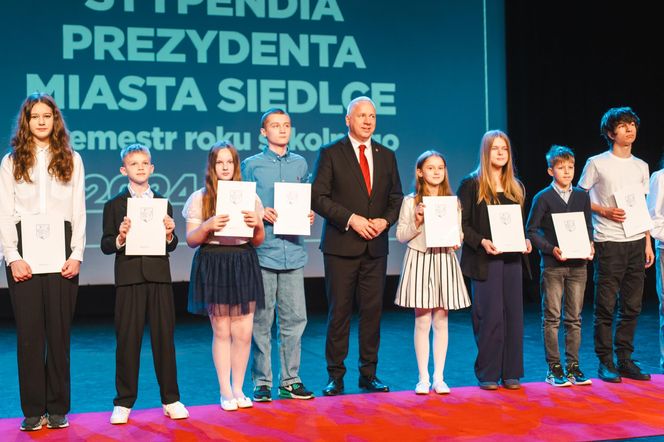 Blisko 700 najzdolniejszych siedleckich uczniów z nagrodami za dokonania w nauce!