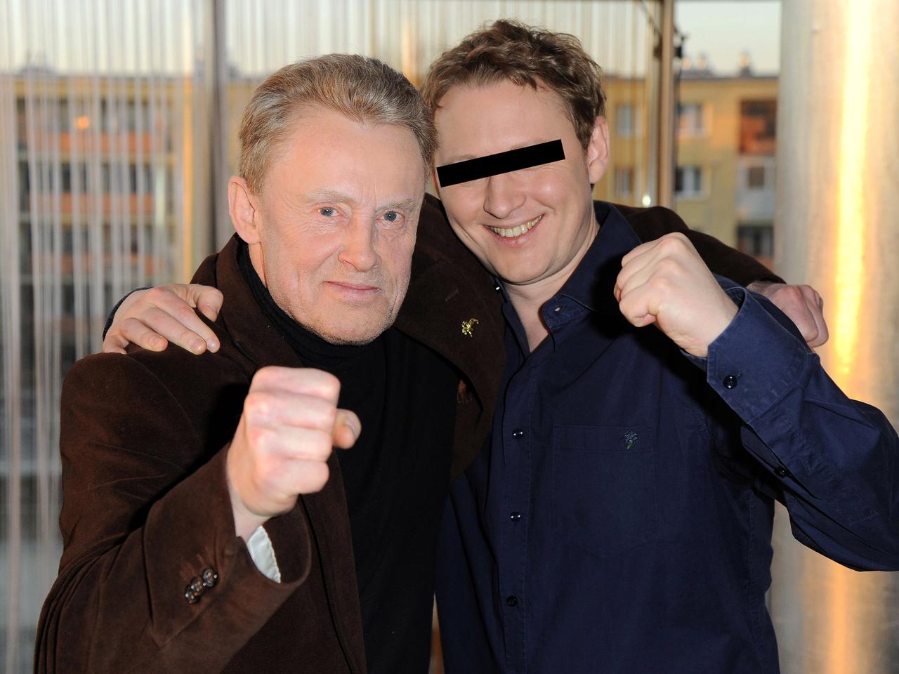 DANIEL OLBRYCHSKI, RAFAŁ O._1PUBL