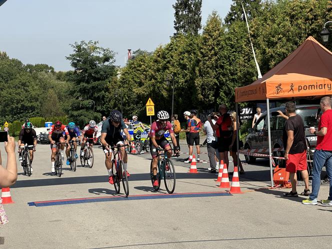 Sportowa rywalizacja i wspólne pomaganie. Za nami 8. edycja Tour de Cracovia Amatorów! 