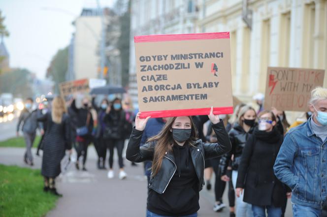 Koszalin: Protest kobiet na ulicach miasta