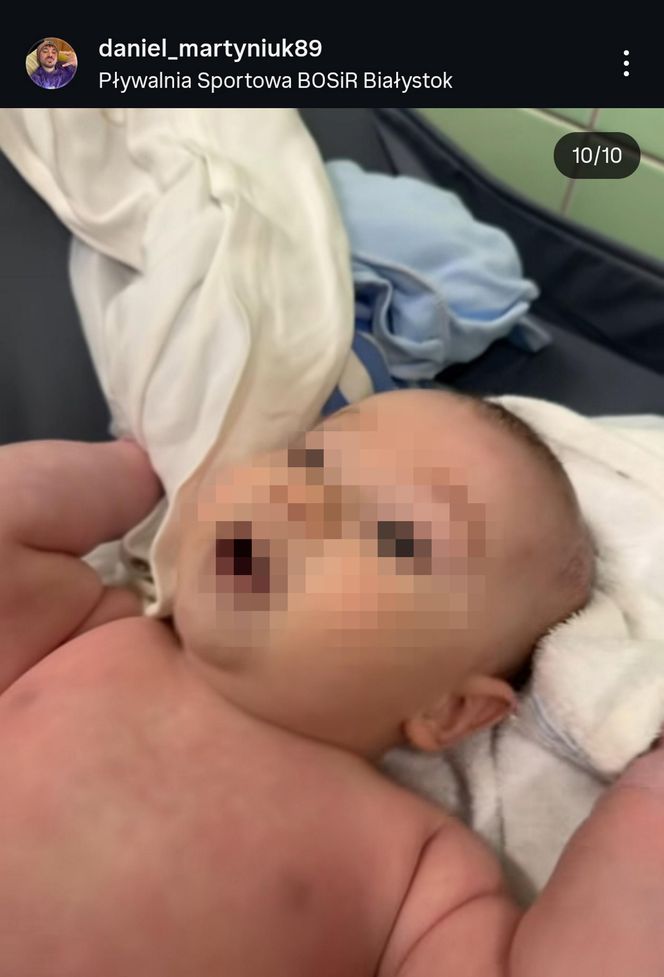 Daniel Martyniuk uczy syna pływać