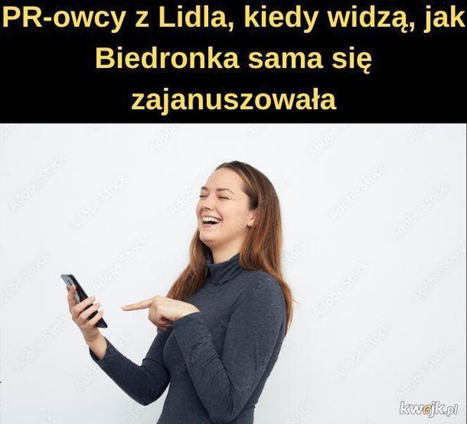 Zacięta walka Biedronki i Lidla trwa. Memy o dyskontach zalały internet. Pękniesz ze śmiechu!