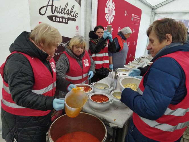 Ubodzy spotkali się na wspólnej modlitwie i posiłku
