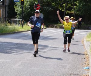 Seniorzy w Bydgoszczy pokazali moc! Blisko setka na starcie pierwszego Biegu Seniora