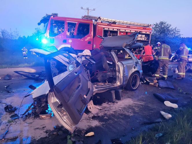 Dwóch mieszkańców Kalet zginęło w wypadku w Sączowie. Trzecia osoba walczy o życie