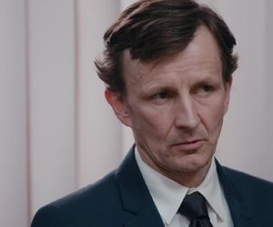 M jak miłość odc. 1872 po wakacjach. Święcicki (Artur Paczesny)