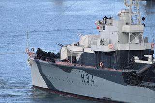 ORP Błyskawica odholowany do portu wojennego. Te zdjęcia robią wrażenie! 