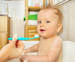 Co zrobić, gdy dziecko ma prawie rok i ani jednego zęba? 