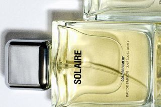 Zmysłowe zapachy, które otulą Twoje zmysły na wiosnę 2025